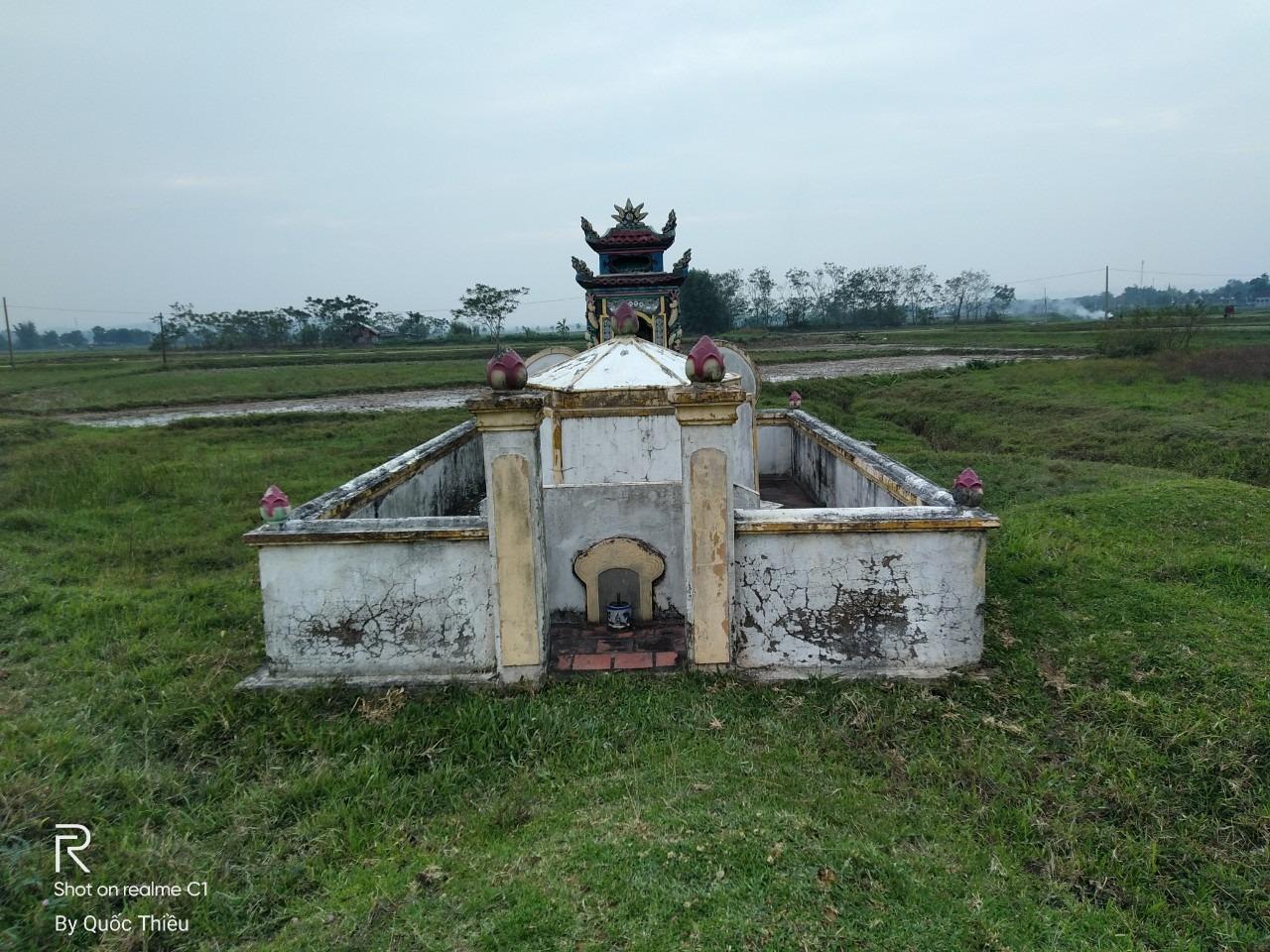 Tản mạn trước mộ tổ họ Trần